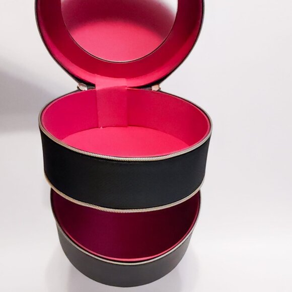 Lancôme Paris Makeup Train Case – Black & Fuchsia – Mirror – 2 compartments - Picture 5 of 11